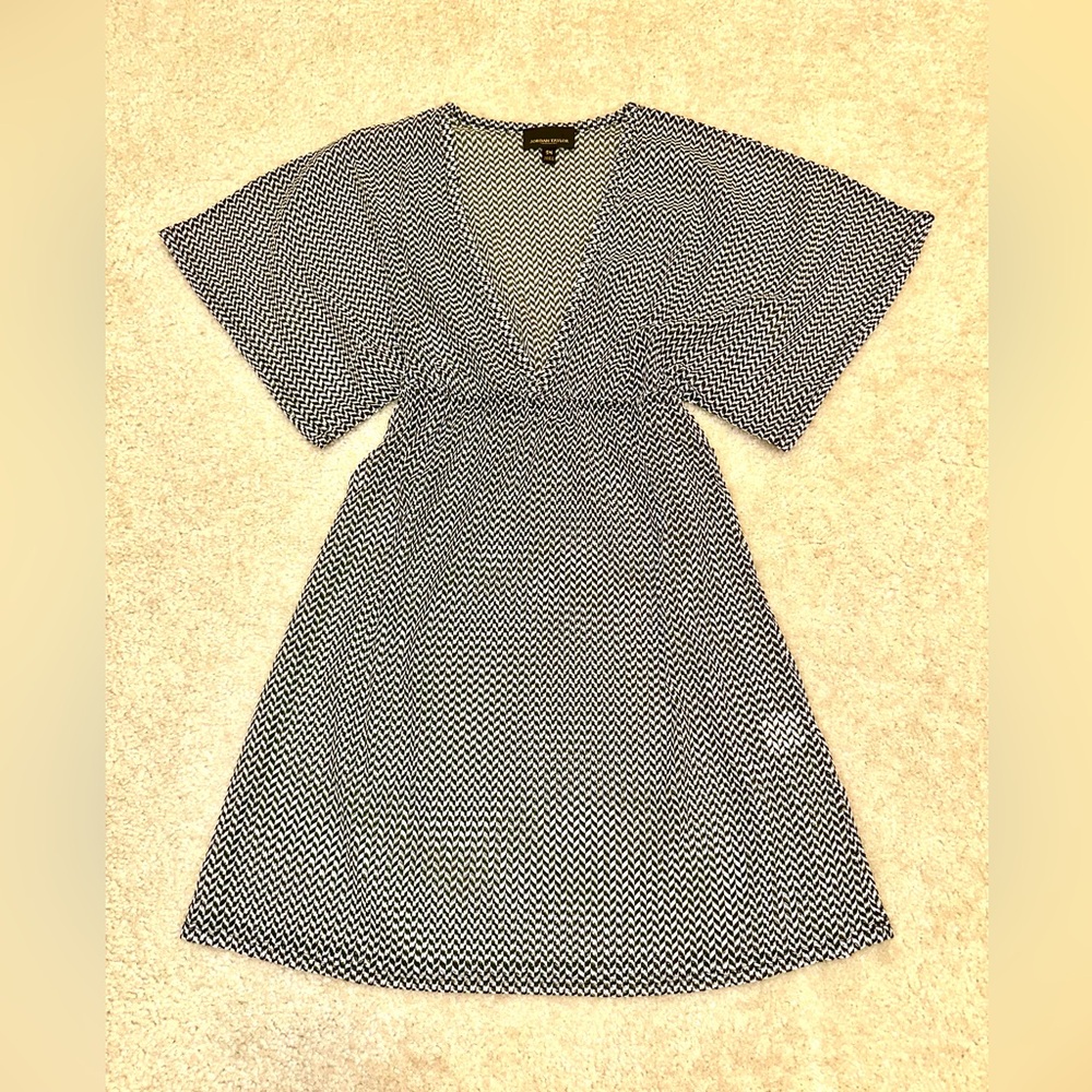 Chic Black and White Patterned Beach Coverup